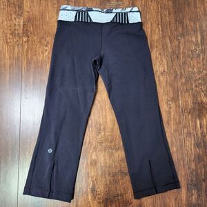 Lululemon Gather And Crow Crop Pants Slit Back Black Quilt Winter Pattern Size 2